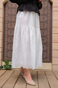 İnci Aksesuarlı Etek Beyaz