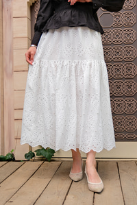 İnci Aksesuarlı Etek Beyaz