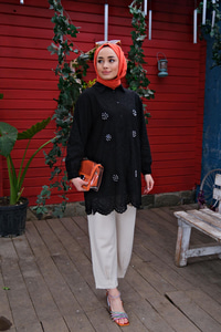 INCI VE TAS DETAYLI VUAL GOMLEK SIYAH