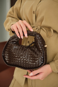 İşlemeli Gold Detay Çanta Kahverengi