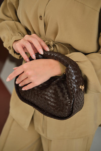 İşlemeli Gold Detay Çanta Kahverengi