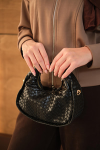 İşlemeli Gold Detay Çanta Siyah