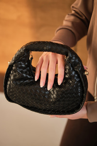 İşlemeli Gold Detay Çanta Siyah