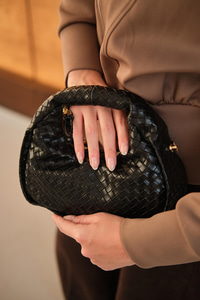 İşlemeli Gold Detay Çanta Siyah