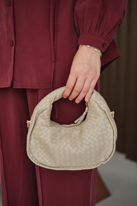 İşlemeli Gold Detay Çanta Vizon