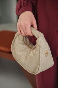 İşlemeli Gold Detay Çanta Vizon