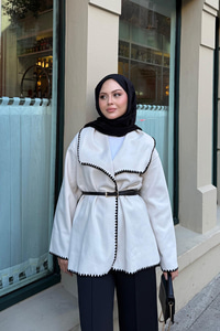 İşlemeli Kemerli Süet Ceket Krem