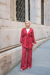 İşlemeli Kemerli Takım Kırmızı