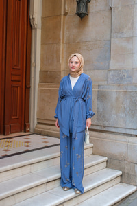 İşlemeli Kemerli Takım Mavi