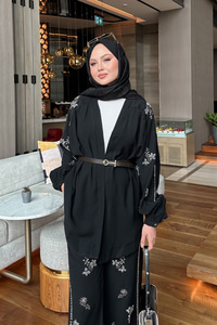 İşlemeli Kemerli Takım Siyah