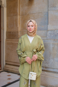 İşlemeli Kemerli Takım Yeşil