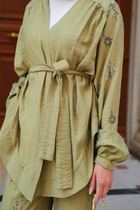 İşlemeli Kemerli Takım Yeşil