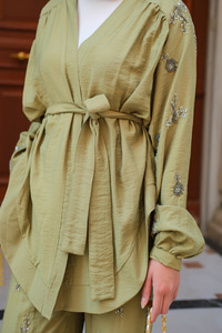 İşlemeli Kemerli Takım Yeşil