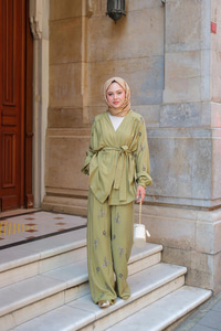 İşlemeli Kemerli Takım Yeşil