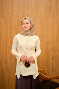 Kabartma Çizgi Detaylı Hırka Krem