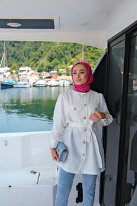 Kabartma Desen Taş Aksesuarlı Gömlek BEYAZ