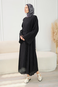 Kabartma Kumaş Vatkalı Elbise Siyah