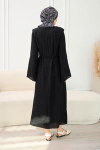 Kabartma Kumaş Vatkalı Elbise Siyah