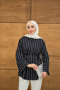 Kalın Çizgili Desenli Bel Bağlamalı Şifon Gömlek Lacivert