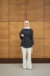 Kalın Çizgili Desenli Bel Bağlamalı Şifon Gömlek Lacivert