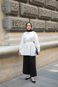 Kalp Aksesuarlı Gömlek BEYAZ