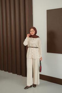 Kalp Düğme Detay Triko Takım Krem