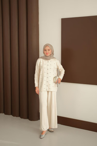 Kalp Düğme Detay Triko Takım Krem