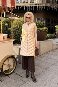 Kapüşonlu Kolsuz Şişme Yelek Bej