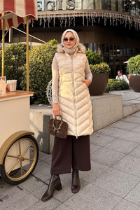 Kapüşonlu Kolsuz Şişme Yelek Bej