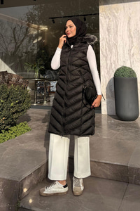 Kapüşonlu Kolsuz Şişme Yelek Siyah