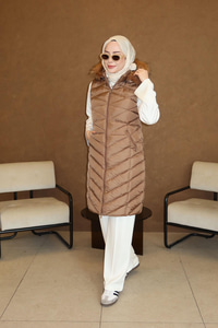 Kapüşonlu Kolsuz Şişme Yelek Taba