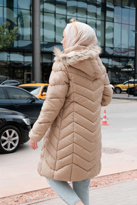 Kapüşonu Kürklü Şişme Mont Krem