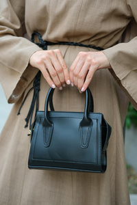 Kare Fermuarlı El Çantası Siyah