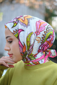 Karışık Çiçek Desen Pliseli Esarp Fuşya