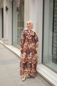 Karışık Desenli Elbise Kahverengi