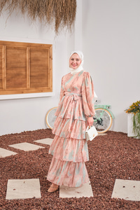 Kat Kat Detay Kuşaklı Astarlı Şifon Elbise Pudra