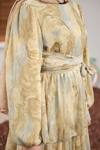 Kat Kat Detay Kuşaklı Astarlı Şifon Elbise Sarı