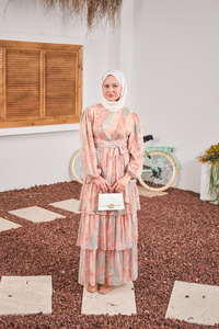 Kat Kat Detay Kuşaklı Astarlı Şifon Elbise Pudra