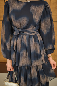 Kat Kat Dökümlü Şifon Elbise Lacivert