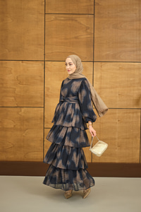 Kat Kat Dökümlü Şifon Elbise Lacivert