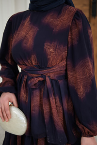 Kat Kat Dökümlü Şifon Elbise Mor