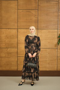 Kat Kat Dökümlü Şifon Elbise Siyah