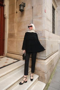 Kat Kat Fırfırlı Şifon Bluz  Siyah