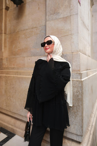 Kat Kat Fırfırlı Şifon Bluz  Siyah