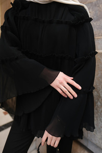 Kat Kat Fırfırlı Şifon Bluz  Siyah