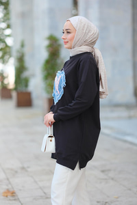 Kelebek Nakışlı Sweat Siyah
