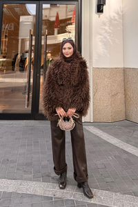 Kemer Detay Kısa Kürk Kaban Kahverengi