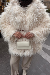 Kemer Detay Kısa Kürk Kaban Krem