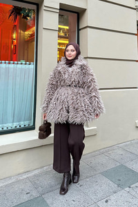 Kemer Detay Kısa Kürk Kaban Taş