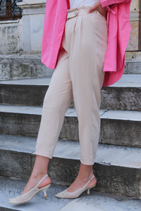 KEMER DETAY KUMAS PANTOLON KREM